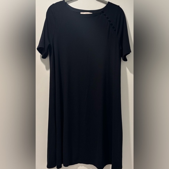 SALE! $10 Ann Taylor LOFT Knee Length Black Shift Dress - Modest/Classic/Preppy - Picture 1 of 4